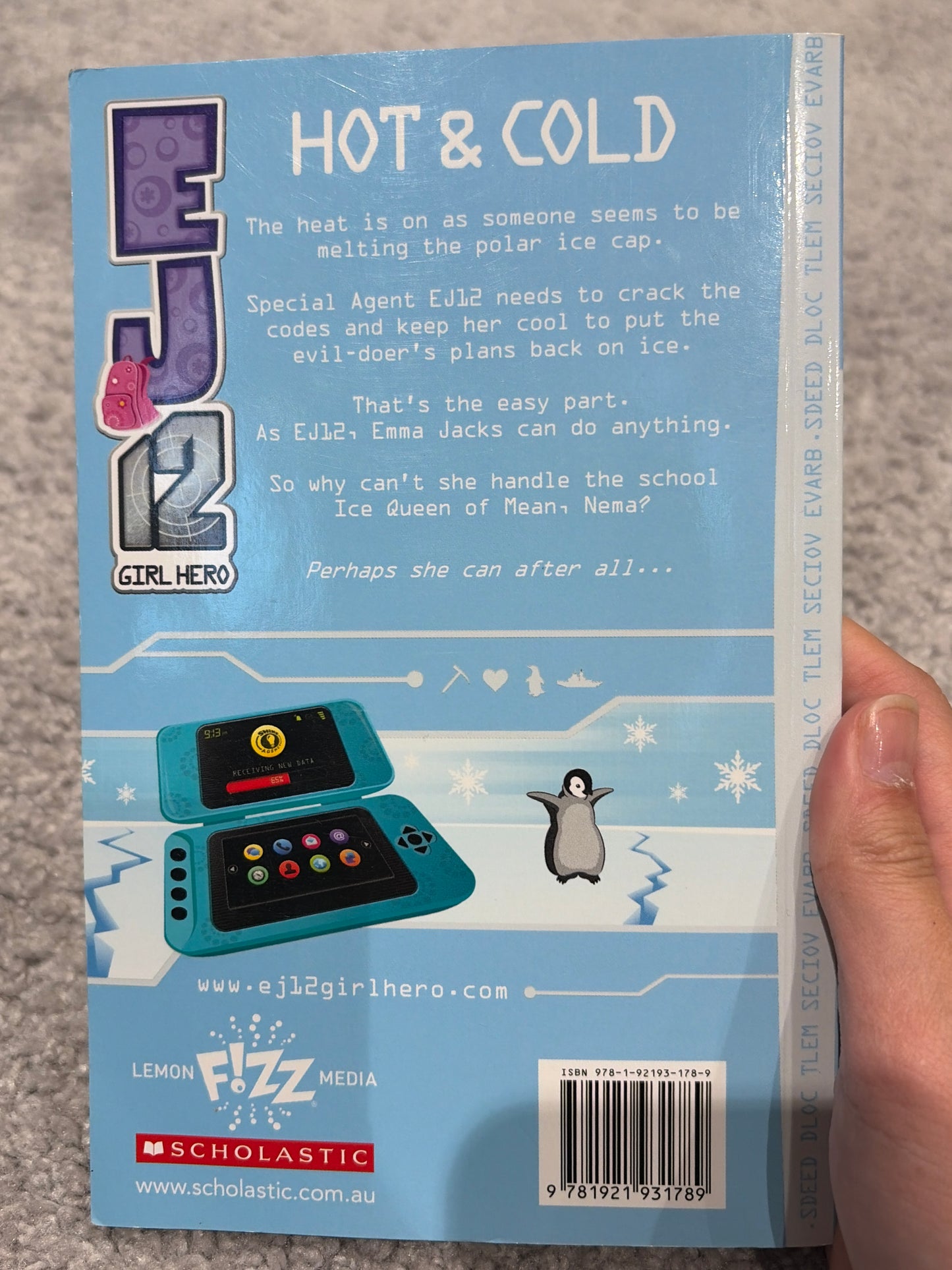 EJ12 Girl Hero: Hot & Cold (Book 7) by Lemon Fizz Media / Scholastic