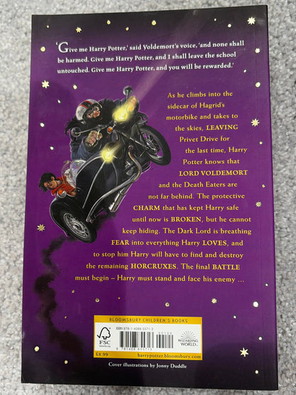 Harry Potter and the Deathly Hallows by J.K. Rowling (Bloomsbury Paperback, Book 7)